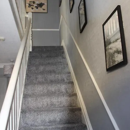 The Hampton Beautiful 3 Bedroom House With Conservatory & Garden Holiday home Scarborough