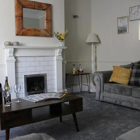 Holiday home The Hampton Beautiful 3 Bedroom House With Conservatory & Garden