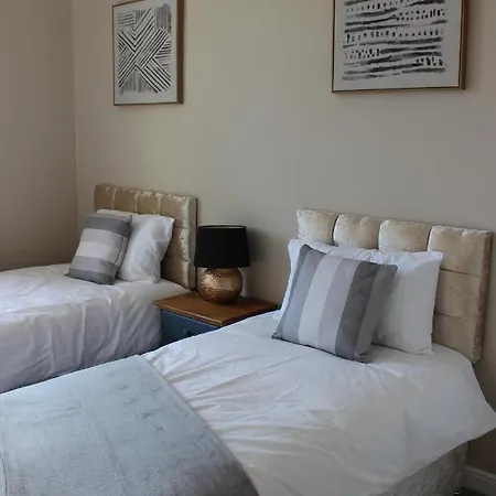 Holiday home The Hampton Beautiful 3 Bedroom House With Conservatory & Garden