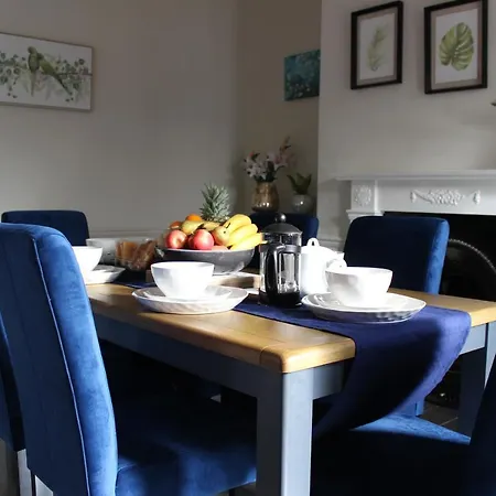 Holiday home The Hampton Beautiful 3 Bedroom House With Conservatory & Garden *