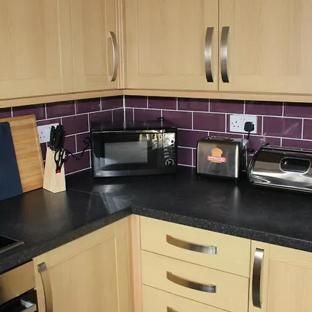 The Hampton Beautiful 3 Bedroom House With Conservatory & Garden * Scarborough