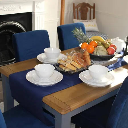 The Hampton Beautiful 3 Bedroom House With Conservatory & Garden Prázdninový dům