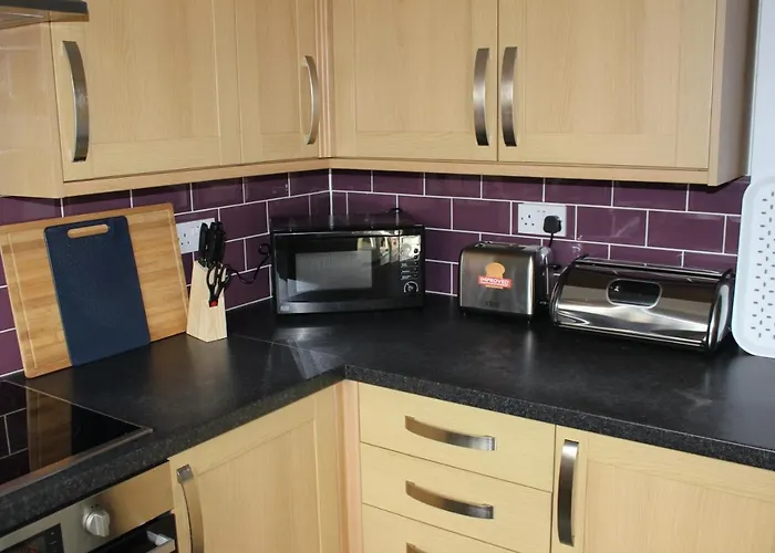 The Hampton Beautiful 3 Bedroom House With Conservatory & Garden * Scarborough