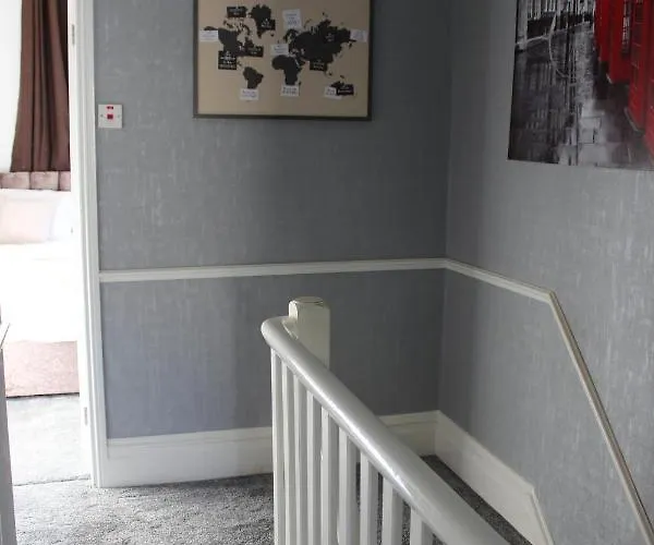 Holiday home The Hampton Beautiful 3 Bedroom House With Conservatory & Garden