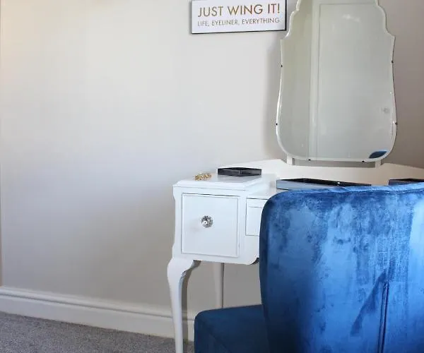 Holiday home The Hampton Beautiful 3 Bedroom House With Conservatory & Garden