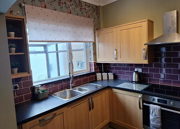 The Hampton Beautiful 3 Bedroom House With Conservatory & Garden Holiday home *