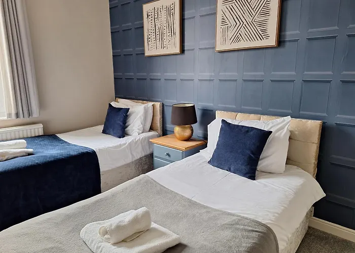 The Hampton Beautiful 3 Bedroom House With Conservatory & Garden