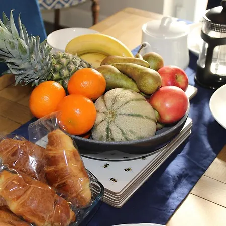 The Hampton Beautiful 3 Bedroom House With Conservatory & Garden * Scarborough